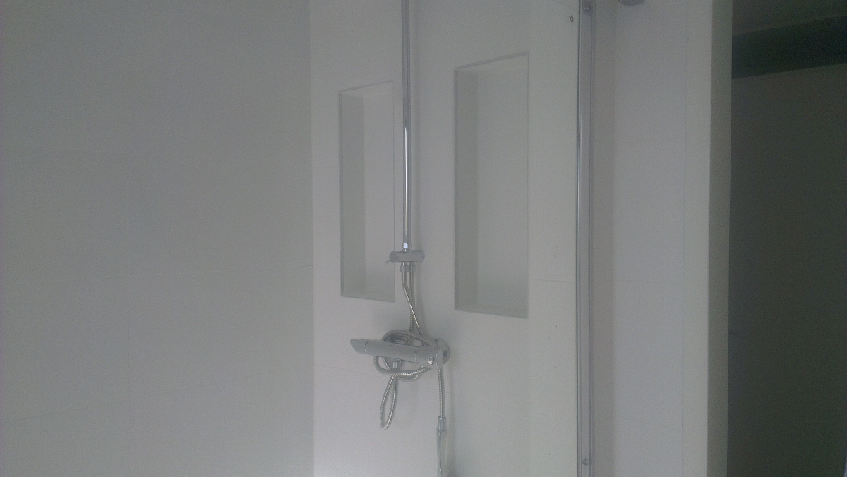 Badkamer verbouwen renovatie zaandam amsterdam Kleine Vierkante Badkamer ~ Badkamer verbouwen renovatie zaandam amsterdam